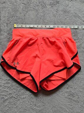 Under Armour fitted heat gear athletic shorts  size small